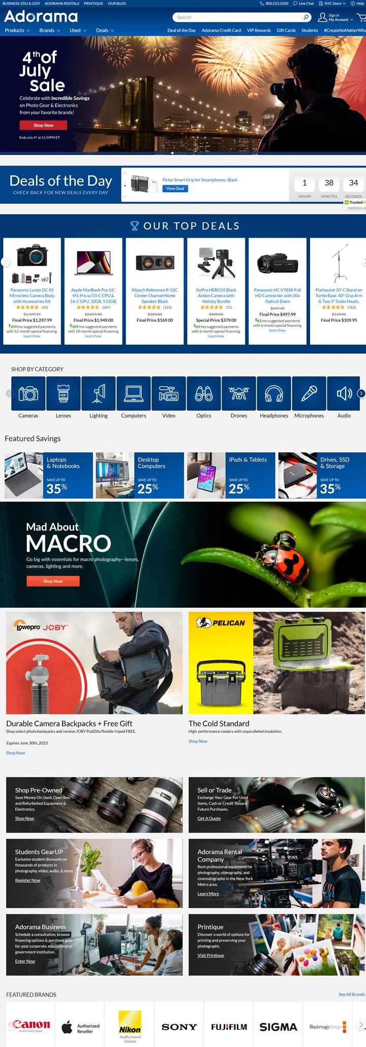 写真機材を販売するアメリカの有名なウェブサイト、Adorama。